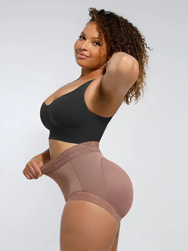 Shorty Brésilien en Dentelle